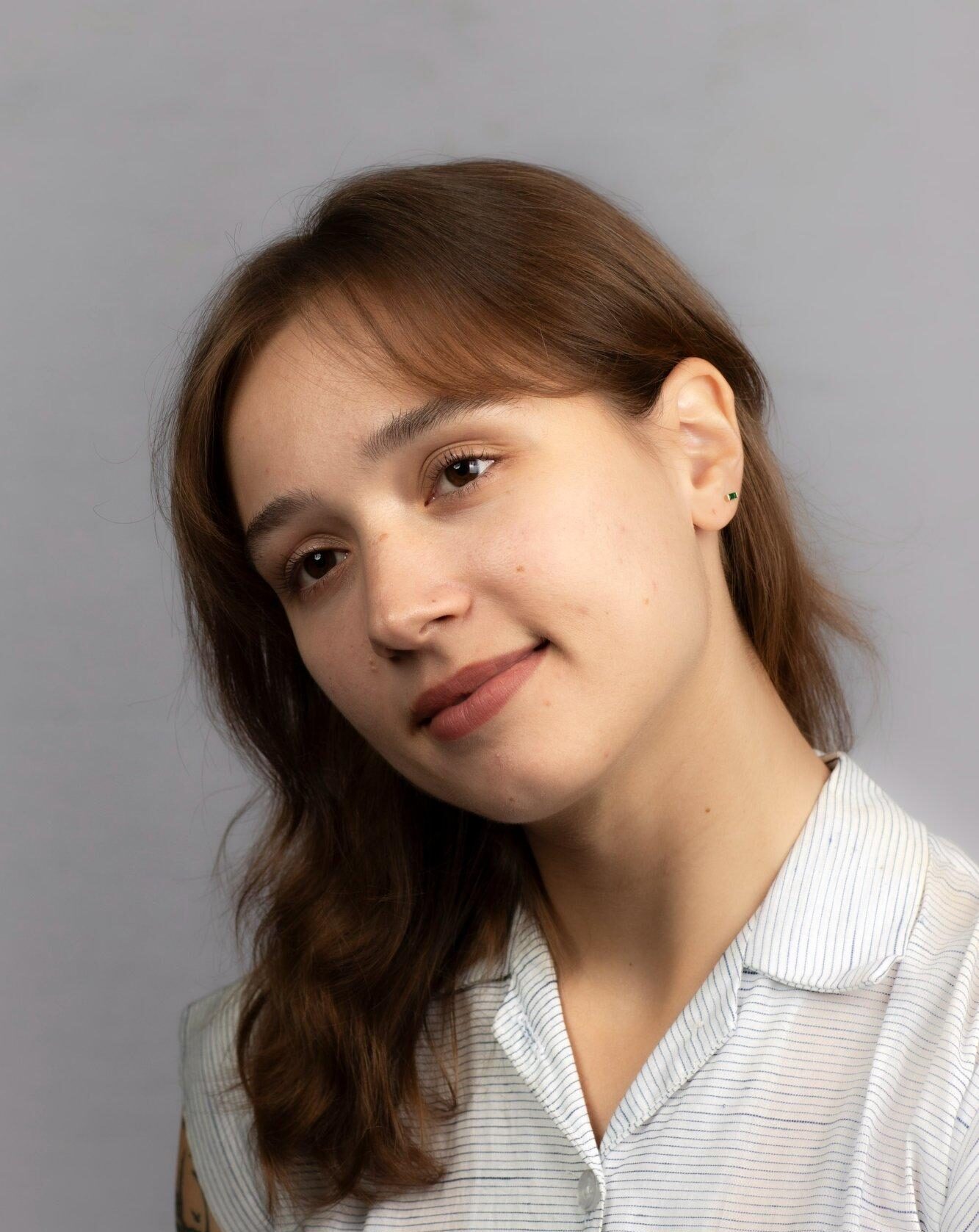 2026_PASS_Artist_Headshot_-_Madelyn_Sher_compressed